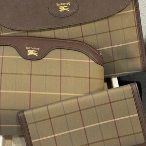 High End & Midrange‎ Designer Bag Show